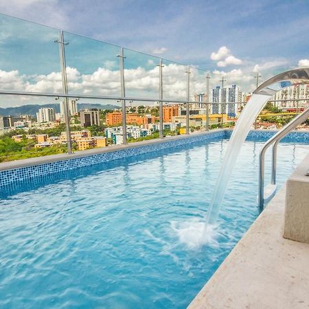 Sonesta Hotel Bucaramanga Floridablanca Eksteriør bilde Rooftop pool at the Hotel