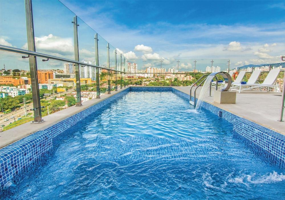 Sonesta Hotel Bucaramanga Floridablanca Eksteriør bilde Rooftop pool