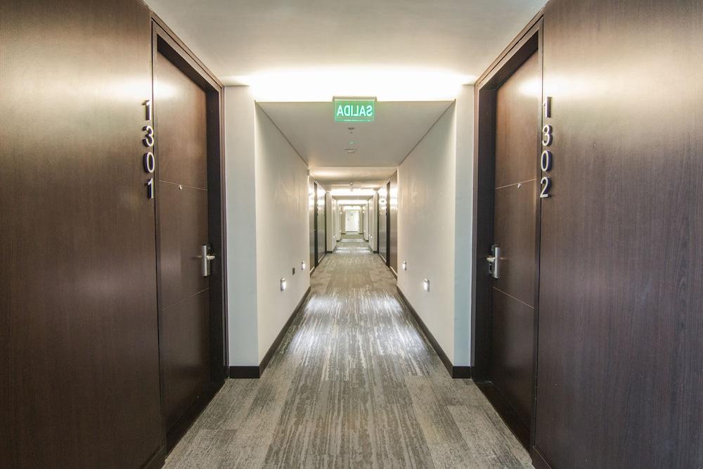 Sonesta Hotel Bucaramanga Floridablanca Eksteriør bilde A typical corridor