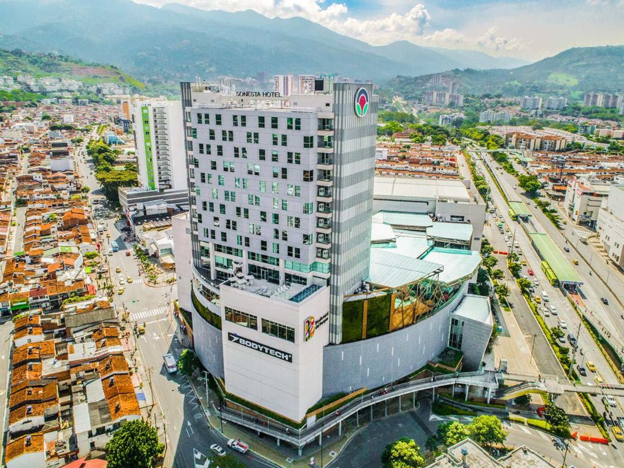 Sonesta Hotel Bucaramanga Floridablanca Eksteriør bilde Aerial view of the hospital