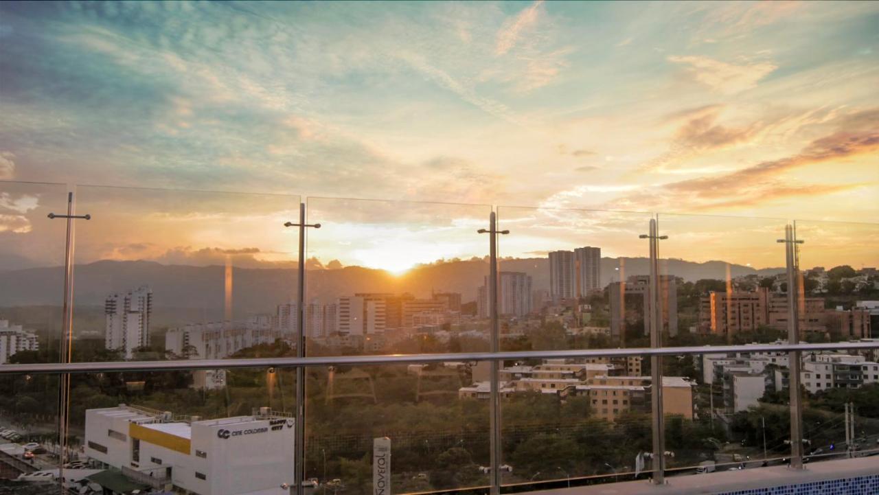 Sonesta Hotel Bucaramanga Floridablanca Eksteriør bilde Sunset view of the city